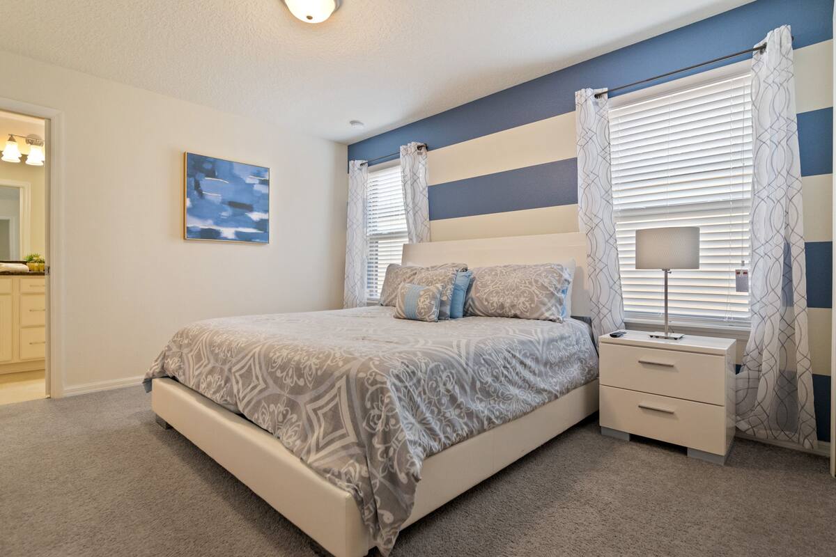 House, Multiple Beds