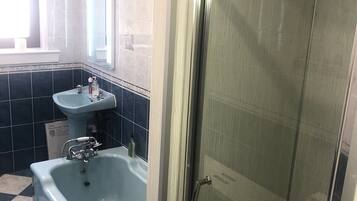 Panoramic House, 5 Bedrooms, Sea View | Bathroom | Separate bathtub and shower, towels, shampoo