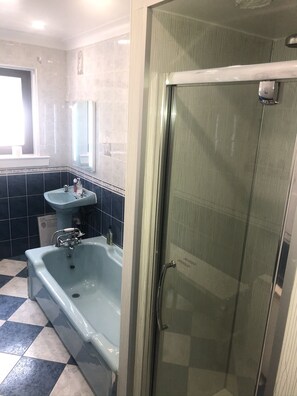 Panoramic House, 5 Bedrooms, Sea View | Bathroom