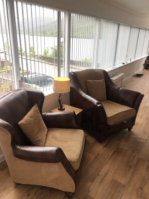 Panoramic House, 5 Bedrooms, Sea View | Living room