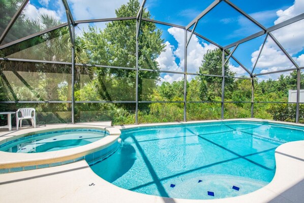 House, 5 Bedrooms | Pool