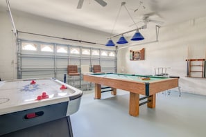 Maison, 5 chambres | Salle de jeux