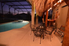 House, 4 Bedrooms | Pool