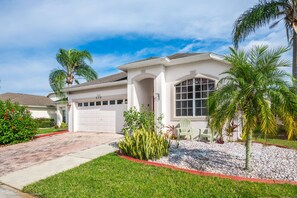 Talo, 4 makuuhuonetta | Ulkopuoli