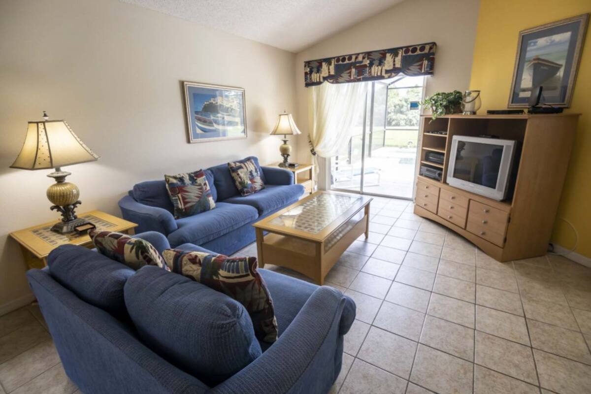 House, 4 Bedrooms | Living area