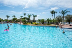 Condo, 4 habitaciones | Alberca | Alberca al aire libre 