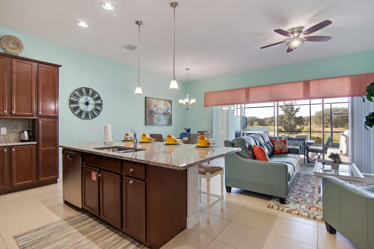 Townhome, 3 Bedrooms | Private kitchen | Oven, stovetop