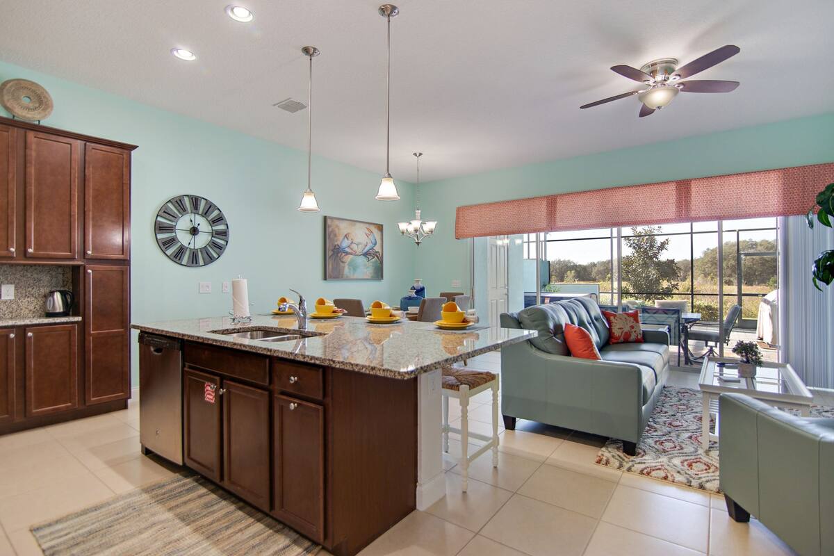 Townhome, 3 Bedrooms | Private kitchen | Oven, stovetop