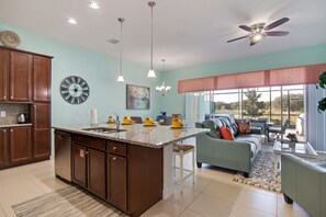 Maison mitoyenne, 3 chambres | Cuisine privée
