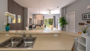 Townhome, 3 Bedrooms | Private kitchen