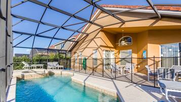 House, 4 Bedrooms | Pool