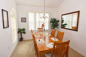 House, 6 Bedrooms | Dining