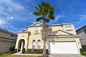 House, 6 Bedrooms | Exterior