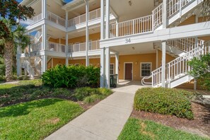 Condo, 2 Bedrooms | Exterior