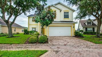 House, 5 Bedrooms | Exterior