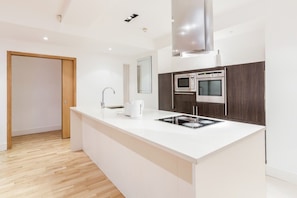 Apartment, 2 Bedrooms | Private kitchen