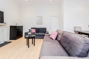 Apartment, 2 Bedrooms | Living room - Amazing 2 bed 2 bath Kensington (London)