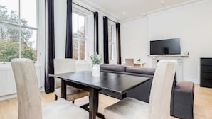 Leilighet, 2 soverom | Spiseområde på rommet
