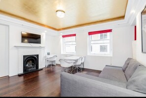 Apartment, 2 Schlafzimmer | Wohnbereich