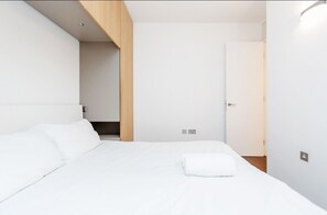 Apartment, 2 Schlafzimmer | 2 Schlafzimmer, Schreibtisch, laptopgeeigneter Arbeitsplatz