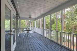 Outdoor dining - Pine Cove - Grayton Beach, 30A, Walk To Beach + Red Bar, Heated Private Pool! (Grayton Beach)