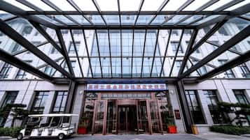 Pintu masuk properti
