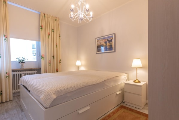 2 bedrooms, cots/infant beds, free WiFi