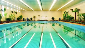 Indendørs pool