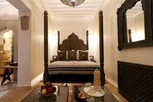 Elite Triple Room, Ensuite (Pacha) | Individually furnished, soundproofing, free WiFi, bed sheets