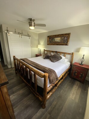 3 bedrooms, iron/ironing board, WiFi, bed sheets - Edgewater #5 Grizzly (Polson)