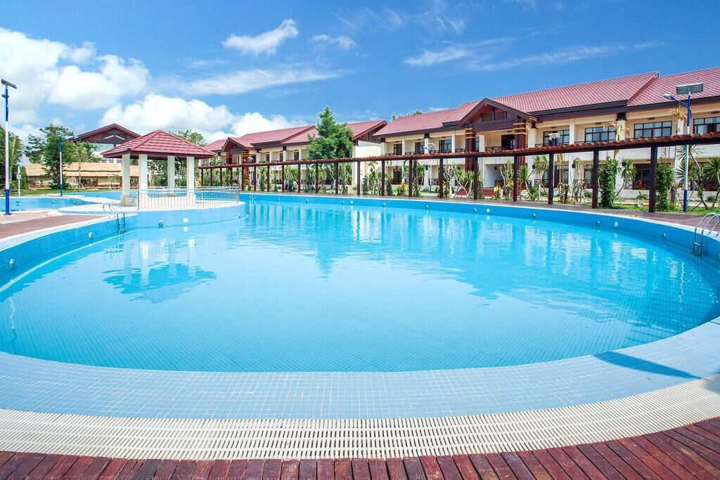 Outdoor pool, open 7:00 AM to 8:00 PM, pool umbrellas, sun loungers