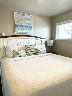 2 bedrooms, desk, iron/ironing board, WiFi - Edgewater #8 Scout (Polson)