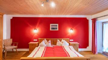 1 bedroom, desk, free WiFi, bed sheets