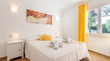 3 Schlafzimmer, BĂŒgeleisen/BĂŒgelbrett, kostenloses WLAN, BettwĂ€sche