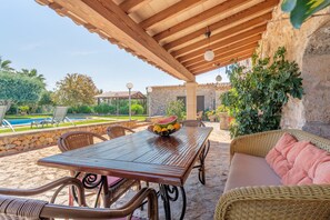 Outdoor dining - Fantastic Holiday Home “Can Julia” with Mountain View (BUGER)