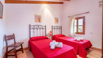 3 quartos, ferros/tábuas de passar roupa, Wi-Fi de cortesia