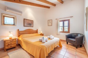 3 bedrooms, iron/ironing board, free WiFi, bed sheets - Fantastic Holiday Home “Can Julia” with Mountain View (BUGER)