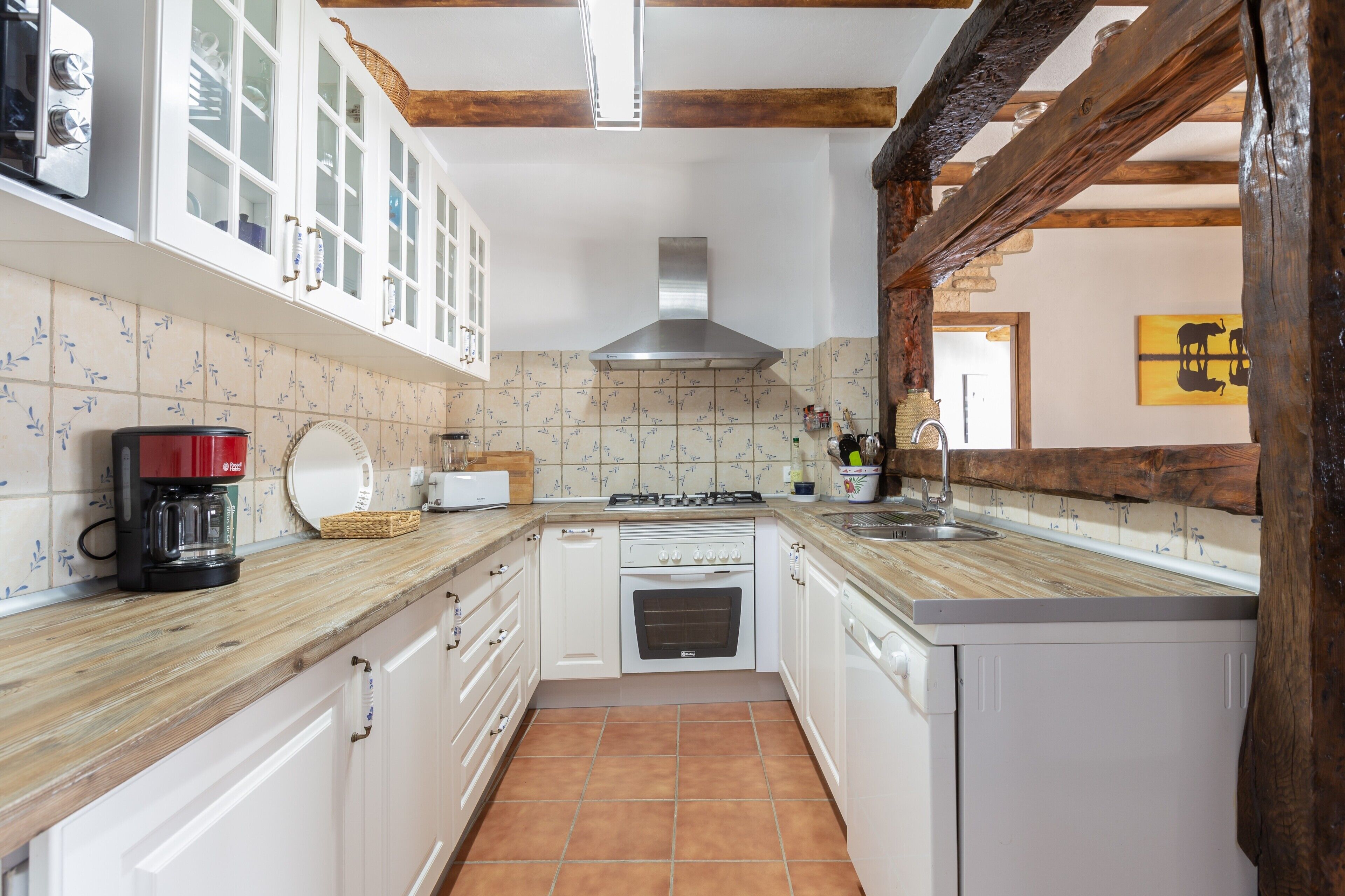 Kühlschrank, Mikrowelle, Ofen, Geschirrspüler