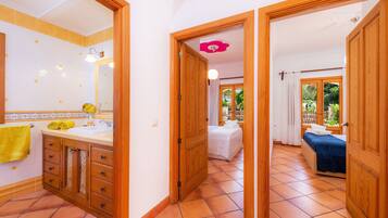 3 Schlafzimmer, Bügeleisen/Bügelbrett, kostenloses WLAN, Bettwäsche