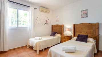 3 slaapkamers, een bureau, een strijkplank/strijkijzer, gratis wifi