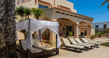 Holiday Apartment "Can Jordi" with Mountain Views