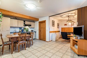 Dining - Holiday Apartment "Brandenkopf" (with private terrace and parking) (Oberharmersbach)