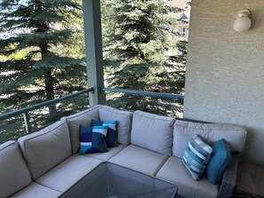 Property grounds - Mountain View Condo, 7+ Night Disc%, 2 Balconies, 2 King BR, 2 Bath-Pool/Hot Tub (Radium Hot Springs)