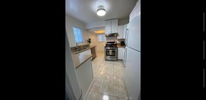 Fridge, oven, stovetop, cookware/dishes/utensils