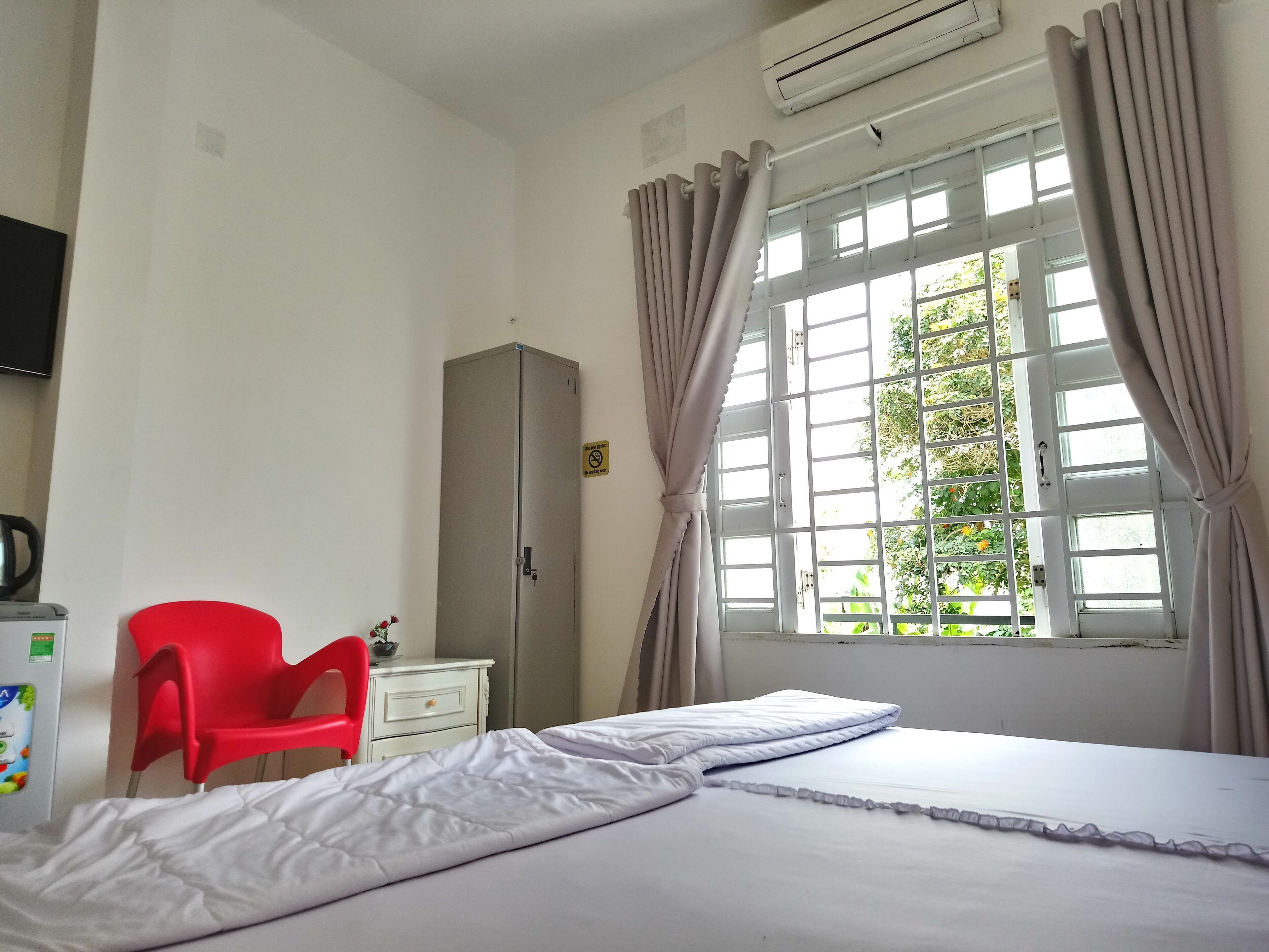 Basic Triple Room | Desk, blackout drapes, WiFi (free)