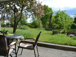 Unclassified image, 3 of 6, button