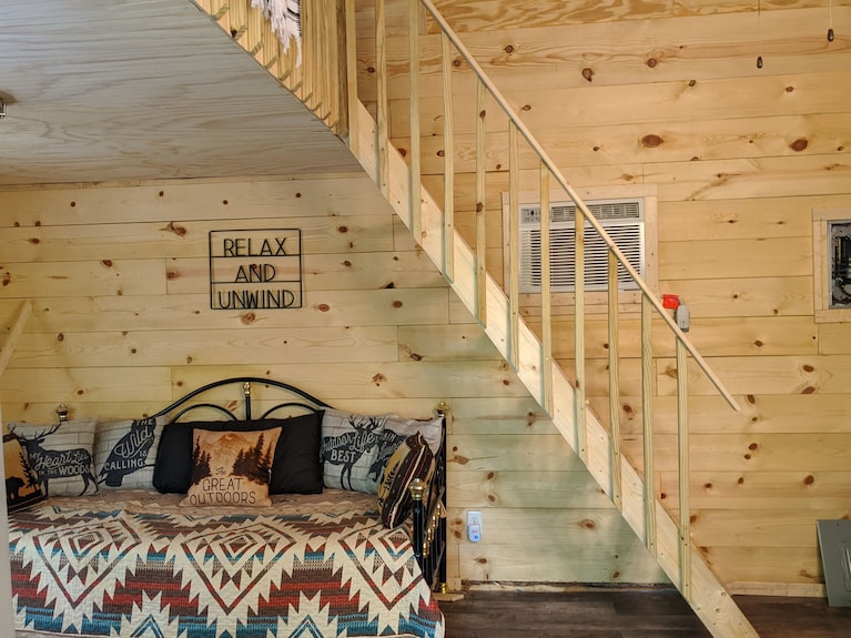 Hocking Hills,cozy Secluded Cabin,minutes To Caves/wifi/pet Friendly! - Ohio