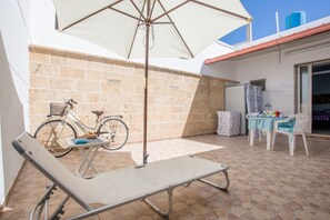Outdoor dining - Casa La Torre, beautiful Salento beaches (TL46) (Porto Cesareo)