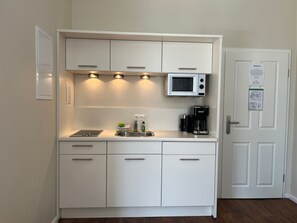 Fridge, microwave, coffee/tea maker, electric kettle