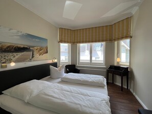 Unclassified image, 4 of 15, button